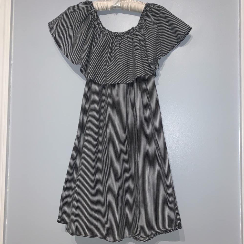 NWOT Ruffle Off-Shoulder Dress
